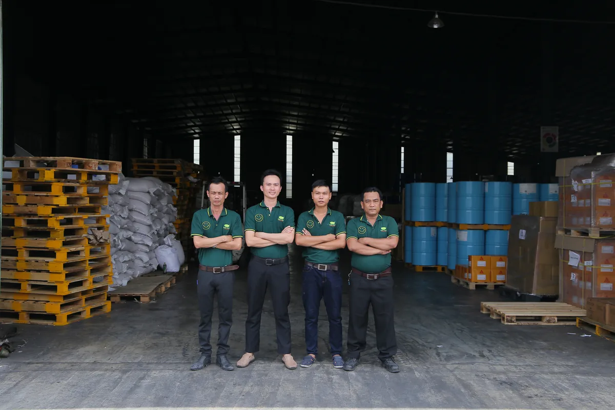 Chụp hình check-in đội nhóm